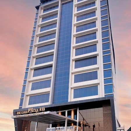 The Gate Hotel And Apartments Дамам Екстериор снимка