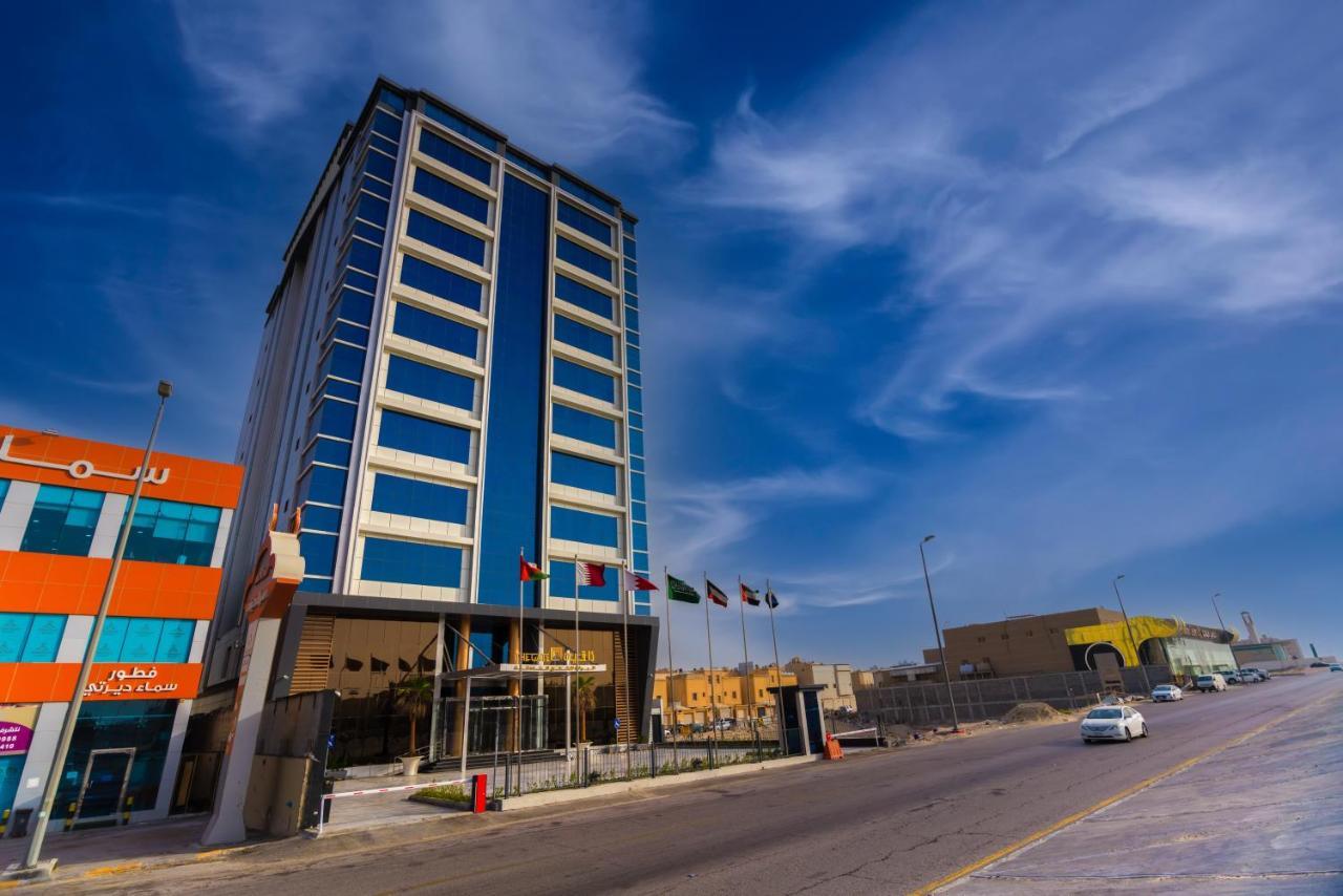 The Gate Hotel And Apartments Дамам Екстериор снимка
