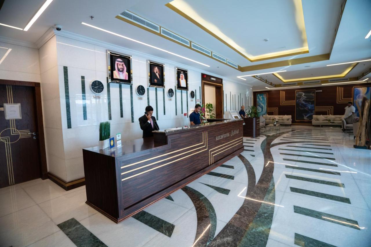 The Gate Hotel And Apartments Дамам Екстериор снимка